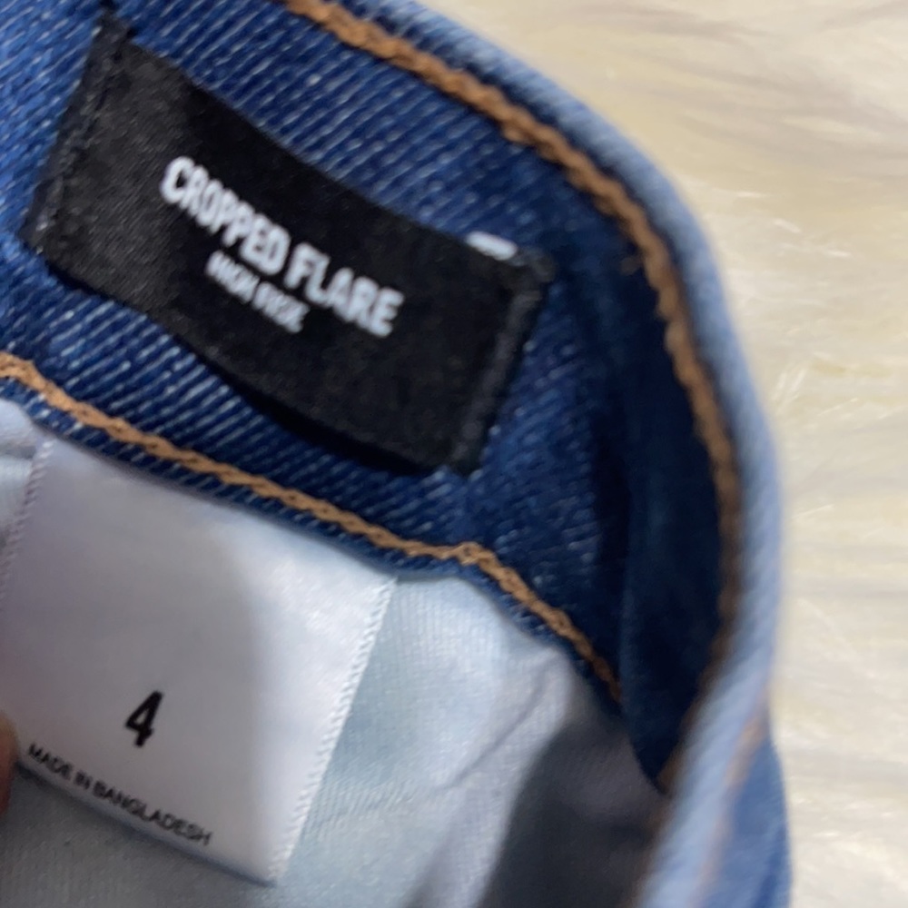 Cropped Flare High Rise Jeans - Picture 3 of 11
